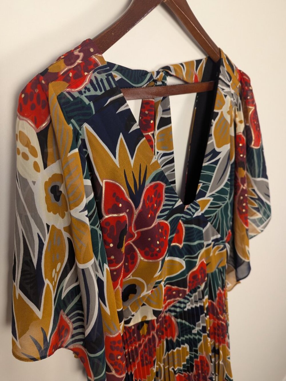 Club Monaco Zorbina Floral Pleated High-Low Dress | Size 10 - Picture 4 of 9